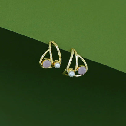 Curvy Hammered Pearl Glossy Earring